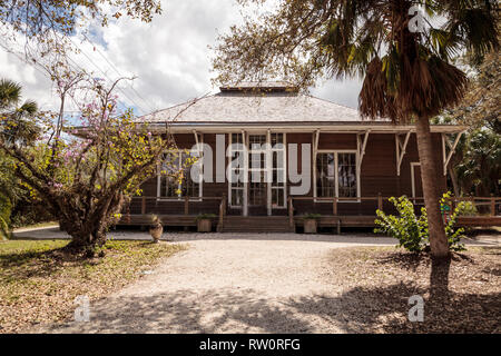 Estero, Florida, USA - 23 Février 2019 : 1905 Art Hall at historic Koreshan State Park. Banque D'Images