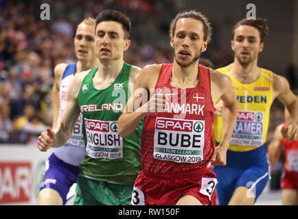 Danemark Andreas Bube mène la finale du 800 m hommes au cours de la troisième journée de l'Indoor d'athlétisme à l'Emirates Arena, Glasgow. Banque D'Images