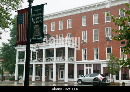 L'extérieur de l'Hôtel de l'agneau d'or, (anciennement la maison du Liban), fondée en 1803 au Liban, l'Ohio, le plus ancien hôtel de l'Ohio Banque D'Images