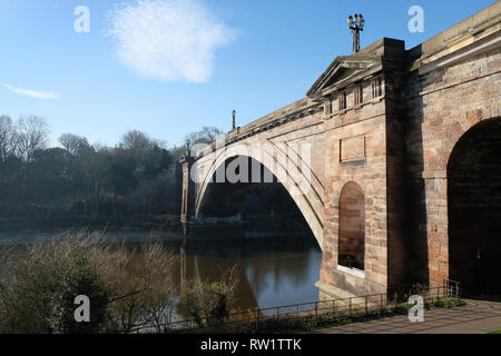 Grosvenor Pont sur la rivière Dee à Chester, Royaume-Uni Banque D'Images