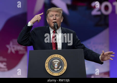 National Harbor, Maryland, USA. 2e Mar, 2019. Le président DONALD TRUMP parle avant de CPAC, le 2 mars 2019 Crédit : Douglas Christian/ZUMA/Alamy Fil Live News Banque D'Images