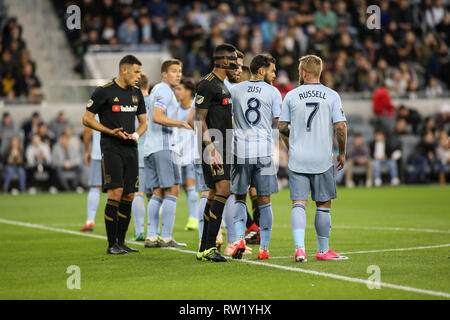 Los Angeles, CA, USA. 06Th Mar, 2019. MLS 2019 : les joueurs au cours de la Los Angeles Football Club vs Sporting KC AU BANC DE Stade de la Californie à Los Angeles, Ca, 03 mars 2019. Photo par Jevone Moore : csm Crédit/Alamy Live News Banque D'Images