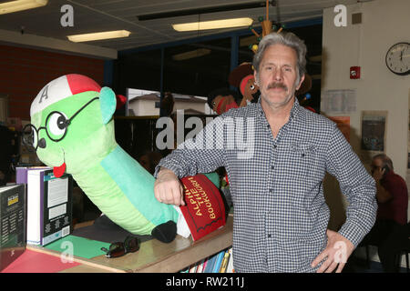 Compton, CA, USA. 1er mars 2019. LOS ANGELES - Oct 1 : Gary Cole à la lire à travers l'Amérique à l'événement Robert F Kennedy Elementary School le 1 mars 2019 à Compton, CA Crédit : Kay Blake/ZUMA/Alamy Fil Live News Banque D'Images