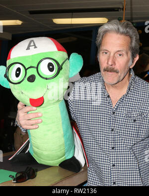 Compton, CA, USA. 1er mars 2019. LOS ANGELES - Oct 1 : Gary Cole à la lire à travers l'Amérique à l'événement Robert F Kennedy Elementary School le 1 mars 2019 à Compton, CA Crédit : Kay Blake/ZUMA/Alamy Fil Live News Banque D'Images