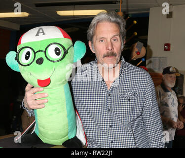 Compton, CA, USA. 1er mars 2019. LOS ANGELES - Oct 1 : Gary Cole à la lire à travers l'Amérique à l'événement Robert F Kennedy Elementary School le 1 mars 2019 à Compton, CA Crédit : Kay Blake/ZUMA/Alamy Fil Live News Banque D'Images