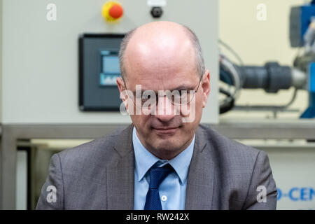 Lyon, France. 08Th Mar, 2019. Jean-Michel Blanquer, Ministre de l'Éducation nationale et de la jeunesse, se rendait à Lyon pour visiter Édouard Branly High School. Il a également rencontré les étudiants du campus des métiers et de qualifications et d'éclairage intelligent "solution d'éclairage durable' Credit : FRANCK CHAPOLARD/Alamy Live News Banque D'Images