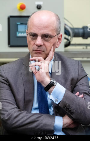 Lyon, France. 08Th Mar, 2019. Jean-Michel Blanquer, Ministre de l'Éducation nationale et de la jeunesse, se rendait à Lyon pour visiter Édouard Branly High School. Il a également rencontré les étudiants du campus des métiers et de qualifications et d'éclairage intelligent "solution d'éclairage durable' Credit : FRANCK CHAPOLARD/Alamy Live News Banque D'Images