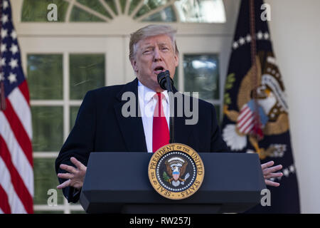 25 janvier 2019 - Washington, District de Columbia, États-Unis d'Amérique - Le président Donald Trump parle de la fermeture du gouvernement le 25 janvier 2019, de la Roseraie de la Maison Blanche à Washington, DC. (Crédit Image : © Alex Edelman/Zuma sur le fil) Banque D'Images