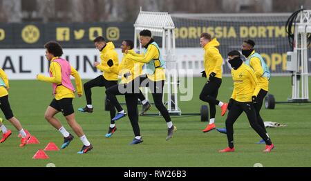 Dortmund, Allemagne. 08Th Mar, 2019. firo : 04.03.2019, football, 1.Bundesliga, la saison 2018/2019, CL, Ligue des Champions, BVB, Borussia Dortmund, formation, WITSEL, Sancho, l'utilisation dans le monde entier | Credit : dpa/Alamy Live News Banque D'Images