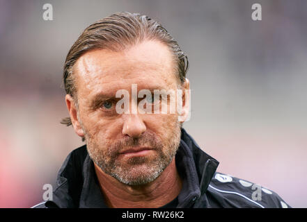 Stuttgart, Allemagne. 3e Mar 2019. Thomas DOLL, H96 headcoach, coach, manager de l'équipe, demi-taille, le portrait, le VFB STUTTGART - Hanovre 96 - DFL RÈGLEMENT INTERDIT TOUTE UTILISATION DES PHOTOGRAPHIES comme des séquences d'images et/ou quasi-vidéo - 1.LDF Ligue de soccer allemand , Stuttgart, 3 mars 2019, de la saison 2018/2019, journée 24, H96 © Peter Schatz / Alamy Live News Crédit : Peter Schatz/Alamy Live News Banque D'Images