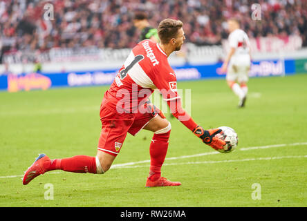 Stuttgart, Allemagne. 3e Mar 2019. Ron-Robert ZIELER, gardien du VFB 1, lecteurs, contrôle la balle, action, full-size, Simple action avec la bille, corps plein, figure d'ensemble, plans, découpe, traitement unique balle, pick-up, coupe, cut out, le VFB STUTTGART - Hanovre 96 5-1 - RÈGLEMENT DU LDF INTERDIRE TOUTE UTILISATION DES PHOTOGRAPHIES comme des séquences d'images et/ou quasi-vidéo - 1.LDF Ligue de soccer allemand , Stuttgart, 3 mars 2019, de la saison 2018/2019, journée 24, H96 © Peter Schatz / Alamy Live News Banque D'Images