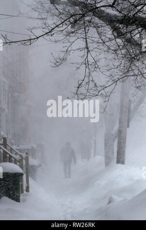 Halifax, Nouvelle-Écosse, Canada. 4e Mar 2019. Une tempête d'hiver apporte des conditions malpropres à Halifax, N.-É., mars. 04, 2019. Credit : Lee Brown/Alamy Live News Banque D'Images