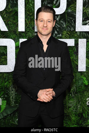 NEW YORK, NY - 3 mars : Ben McKenzie assiste à la première mondiale de 'Triple frontière' au Jazz at Lincoln Center le 3 mars 2019 à New York. Crédit : John Palmer/MediaPunch Banque D'Images