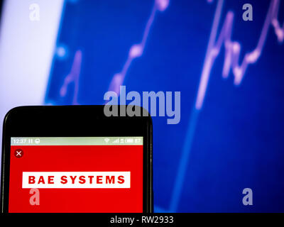 4 mars 2019 - Ukraine - BAE Systems plc logo de l'entreprise vu affichée sur un téléphone intelligent. (Crédit Image : © Igor Golovniov/SOPA des images à l'aide de Zuma sur le fil) Banque D'Images