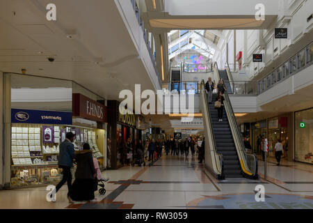 County Mail Centre Commercial, Crawley, West Sussex, Angleterre, Royaume-Uni. Banque D'Images