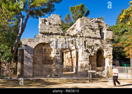 Le Temple de Diane est un monument romain construit au premier siècle à Nîmes, Gard, France Banque D'Images