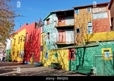 BUENOS AIRES, ARGENTINE, le 18 juin 2018 : maisons colorées sur la rue Caminito à La Boca, Buenos Aires Banque D'Images