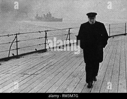 Winston Churchill à bord du HMS Prince de Galles, Terre-Neuve août 1941 Banque D'Images