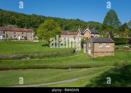 Le beau village de Hutton-le-hole in Ryedale, North Yorkshire, Angleterre. Banque D'Images