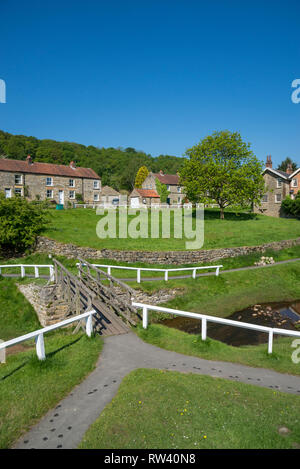 Le beau village de Hutton-le-hole in Ryedale, North Yorkshire, Angleterre. Banque D'Images
