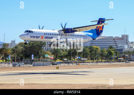 Eilat, Israël - 24 Février, 2019 : Israir Airlines ATR 72-200 à l'ancien hôtel de l'aéroport international d'Eilat. Banque D'Images
