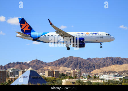 Eilat, Israël - 24 Février, 2019 : Israir Airlines ATR 72-200 à l'ancien hôtel de l'aéroport international d'Eilat. Banque D'Images