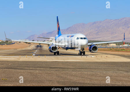 Eilat, Israël - 24 Février, 2019 : Israir Airlines ATR 72-200 à l'ancien hôtel de l'aéroport international d'Eilat. Banque D'Images