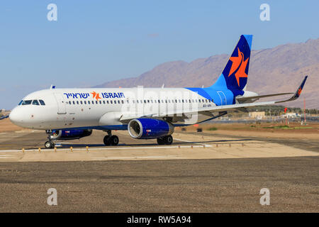 Eilat, Israël - 24 Février, 2019 : Israir Airlines ATR 72-200 à l'ancien hôtel de l'aéroport international d'Eilat. Banque D'Images