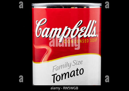 ST. PAUL, MN/USA - 4 mars, 2019 : Campbell's Tomato Soup et logo de marque. Campbell's est un producteur américain de soupes en conserve et les produits connexes. Banque D'Images