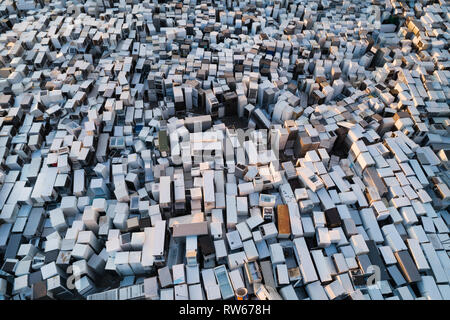 L'image aérienne d'un réfrigérateur le recyclage et l'élimination, à Perth, Ecosse, montrant des milliers de réfrigérateurs dans les cheminées. Banque D'Images