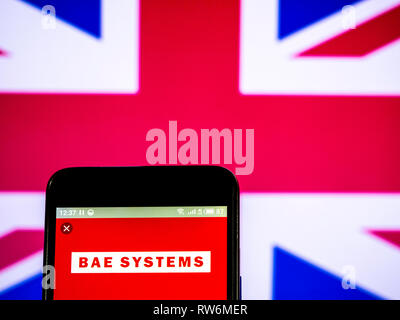 BAE Systems plc logo de l'entreprise vu affichée sur smart phone Banque D'Images