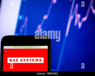 BAE Systems plc logo de l'entreprise vu affichée sur smart phone Banque D'Images