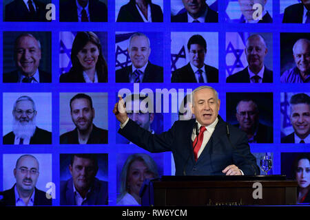 Beijing, Israël. 4e Mar, 2019. Le Premier ministre israélien et le chef du Likoud Benjamin Netanyahu parle durant la campagne électorale de son parti, à Ramat Gan près de Tel Aviv, Israël, le 4 mars 2019. JINI/crédit : Tomer Neuberg/Xinhua/Alamy Live News Banque D'Images