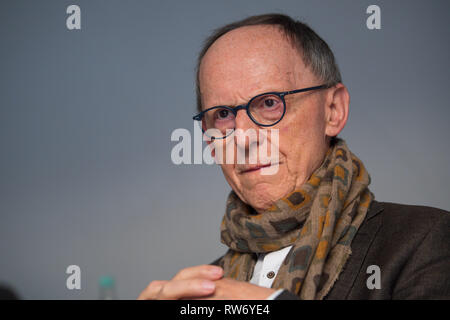 Stuttgart, Allemagne. 28 Février, 2019. Erwin Hetger, ancien président de la police de l'état du Bade-Wurtemberg, donne une interview. (Dpa-Story "le jour qui a tout changé - dix ans après la tuerie' à 05.03.2019) Crédit : Sebastian Gollnow/dpa/Alamy Live News Banque D'Images