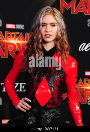 HOLLYWOOD, CA - le 4 mars : la chanteuse Grimes, alias Claire Elise Boucher assiste à la première mondiale de 'Captain Marvel Studios Marvel' le 4 mars 2019 à El Capitan Theatre à Hollywood, Californie. Photo de Barry King/Alamy Live News Banque D'Images