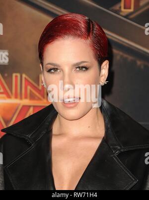 Los Angeles, CA, USA. 4e Mar, 2019. Halsey aux arrivées de CAPTAIN MARVEL Premiere, El Capitan Theatre, Los Angeles, CA 4 mars 2019. Credit : Elizabeth Goodenough/Everett Collection/Alamy Live News Banque D'Images