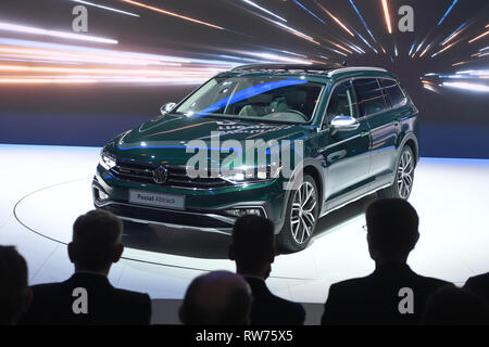 Geneve, Suisse. Le 05 Mar, 2019. La nouvelle VW Passat est présenté au Salon de Genève sur la première journée de la presse. Le 89e Salon de Genève commence le 7 mars et dure jusqu'au 17 mars. Credit : Uli Deck/dpa/Alamy Live News Banque D'Images