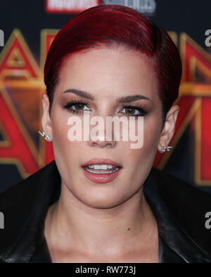 HOLLYWOOD, LOS ANGELES, CA, USA - Le 04 mars : la chanteuse Halsey (Ashley) Frangipane Nicolette Port Saint Laurent arrive à la première mondiale de 'Captain Marvel Studios Marvel' tenue à l'El Capitan Theatre Le 4 mars 2019 à Hollywood, Los Angeles, Californie, États-Unis. (Photo par Xavier Collin/Image Press Office) Banque D'Images