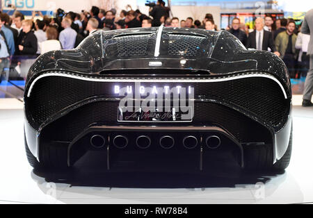 Geneve, Suisse. Le 05 Mar, 2019. La Bugatti "La voiture noire est présenté au Salon de Genève sur la première journée de la presse. Le 89e Salon de Genève commence le 7 mars et dure jusqu'au 17 mars. Credit : Uli Deck/dpa/Alamy Live News Banque D'Images