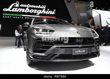 Geneve, Suisse. Le 05 Mar, 2019. Le Lamborghini Urus est présenté au Salon de Genève sur la première journée de la presse. Le 89e Salon de Genève commence le 7 mars et dure jusqu'au 17 mars. Credit : Uli Deck/dpa/Alamy Live News Banque D'Images