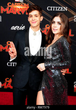 Hollywood, Etats-Unis. 08Th Mar, 2019. HOLLYWOOD, CA - le 4 mars : Les clients assiste à la première mondiale de 'Captain Marvel Studios Marvel' le 4 mars 2019 à El Capitan Theatre à Hollywood, Californie. Credit : Barry King/Alamy Live News Banque D'Images