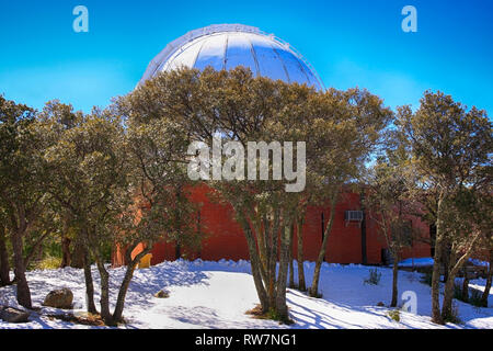 Dômes au télescope de Kitt Peak National Observatory en Arizona Banque D'Images