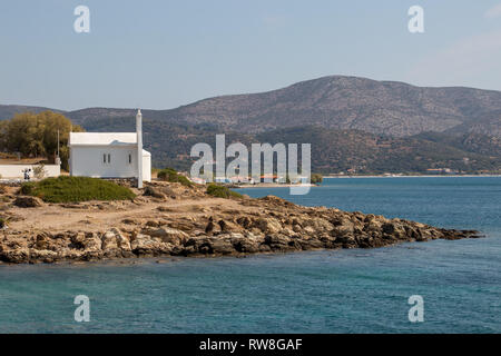 Église blanche sur l'île de Samos Banque D'Images