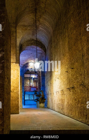 Pérouse, Ombrie / ITALIE - 2018/05/28 : des tunnels souterrains et les chambres du XVI siècle Rocca Paolina forteresse de pierre dans quartier historique de Pérouse Banque D'Images