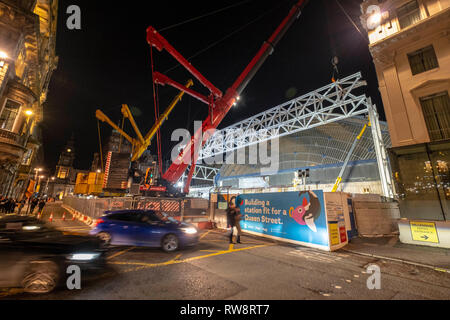 Grue de levage soirée travail principales en acier Banque D'Images