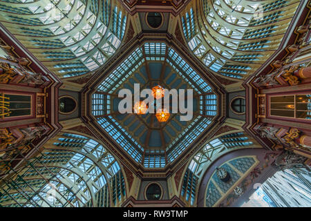 Londres, Royaume-Uni - 23 février 2019 : Avis de plafond dans Leadenhall Market, Gracechurch Street. Banque D'Images