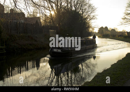 Bateau étroit sur le Canal de Bridgewater, près de Cheshire Lymm Banque D'Images