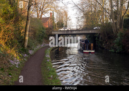 Bateau étroit sur le Canal de Bridgewater, près de Cheshire Lymm Banque D'Images