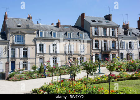Le Mans (nord-ouest de la France) : maisons mitoyennes sur la "rue Premartine' street et le jardin botanique, 'Jardin des plantes', Banque D'Images