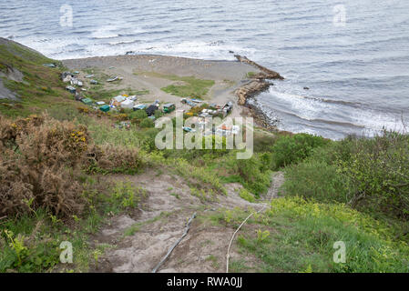 Littoral à Port Mulgrave sur le Cleveland Way, North Yorkshire, Angleterre. Banque D'Images